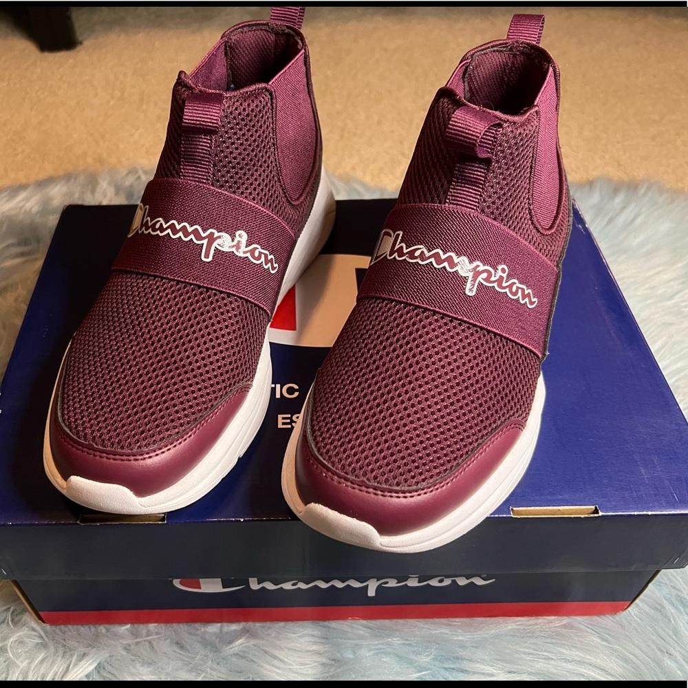 Champion Sneakers Size: 8.5